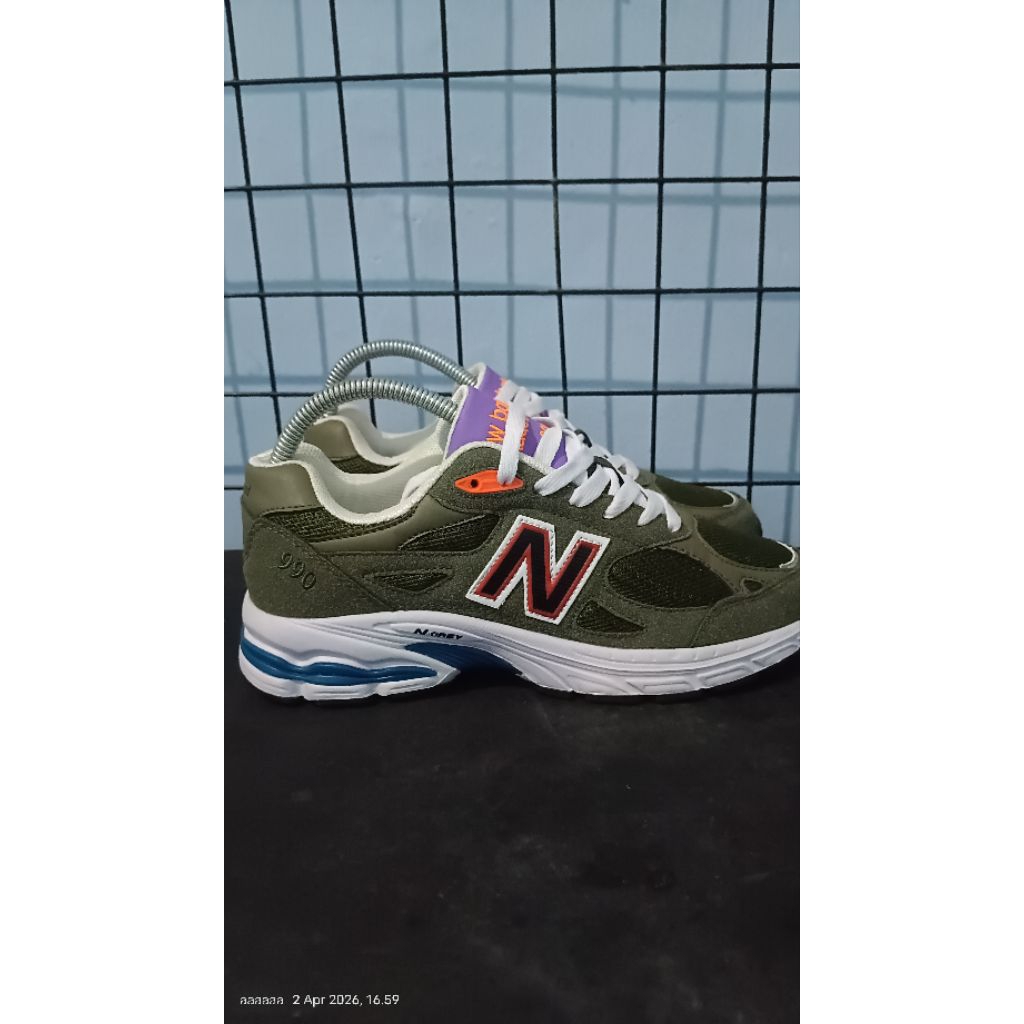 Sepatu sneakers nb bekas second size 38