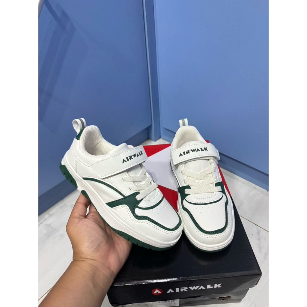 Sepatu Airwalk kids putih - hijau ukuran 30 bahan kulit sintetis sale 70% (DECKER)