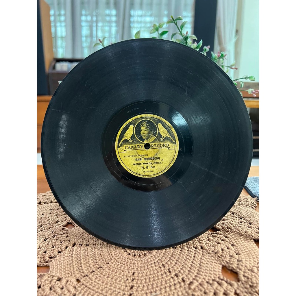 Vinyl Menir Moeda - Sari Bandoeng & Solontongan Menir Moeda / Piringan Hitam Menir Moeda - Sari Band