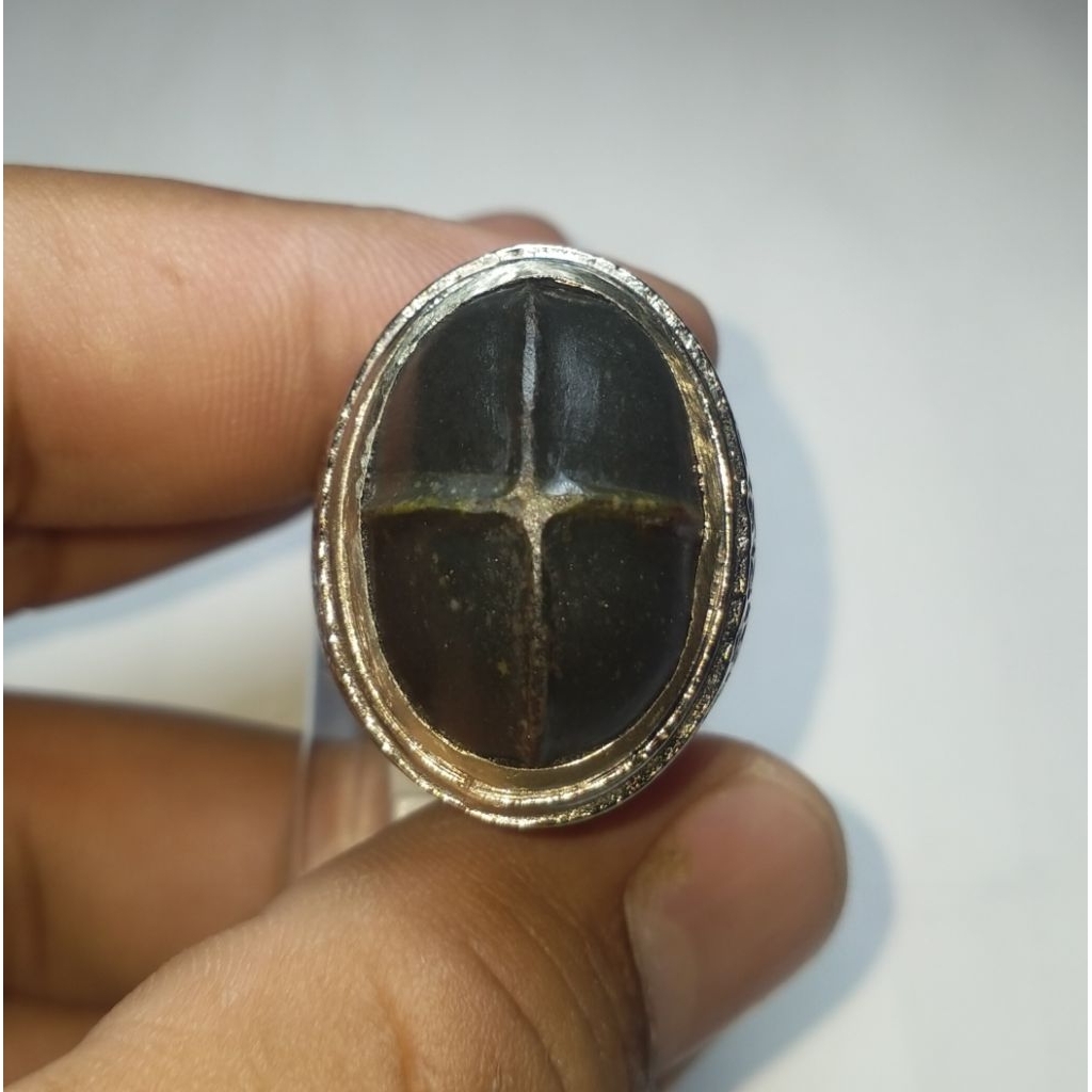 Batu tapak jalak badar besi