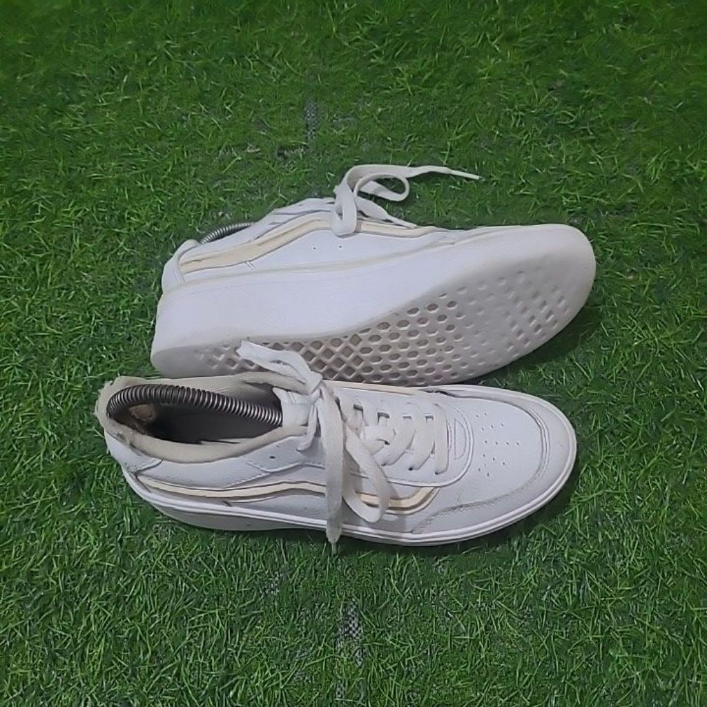 sepatu sneakers vans hylane size 36