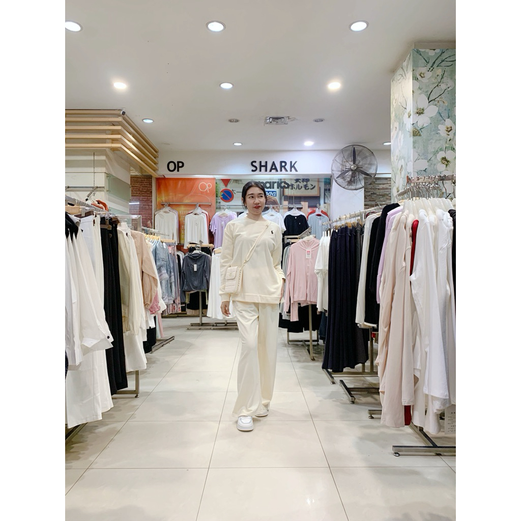 Sweater Slit Polo Wanita