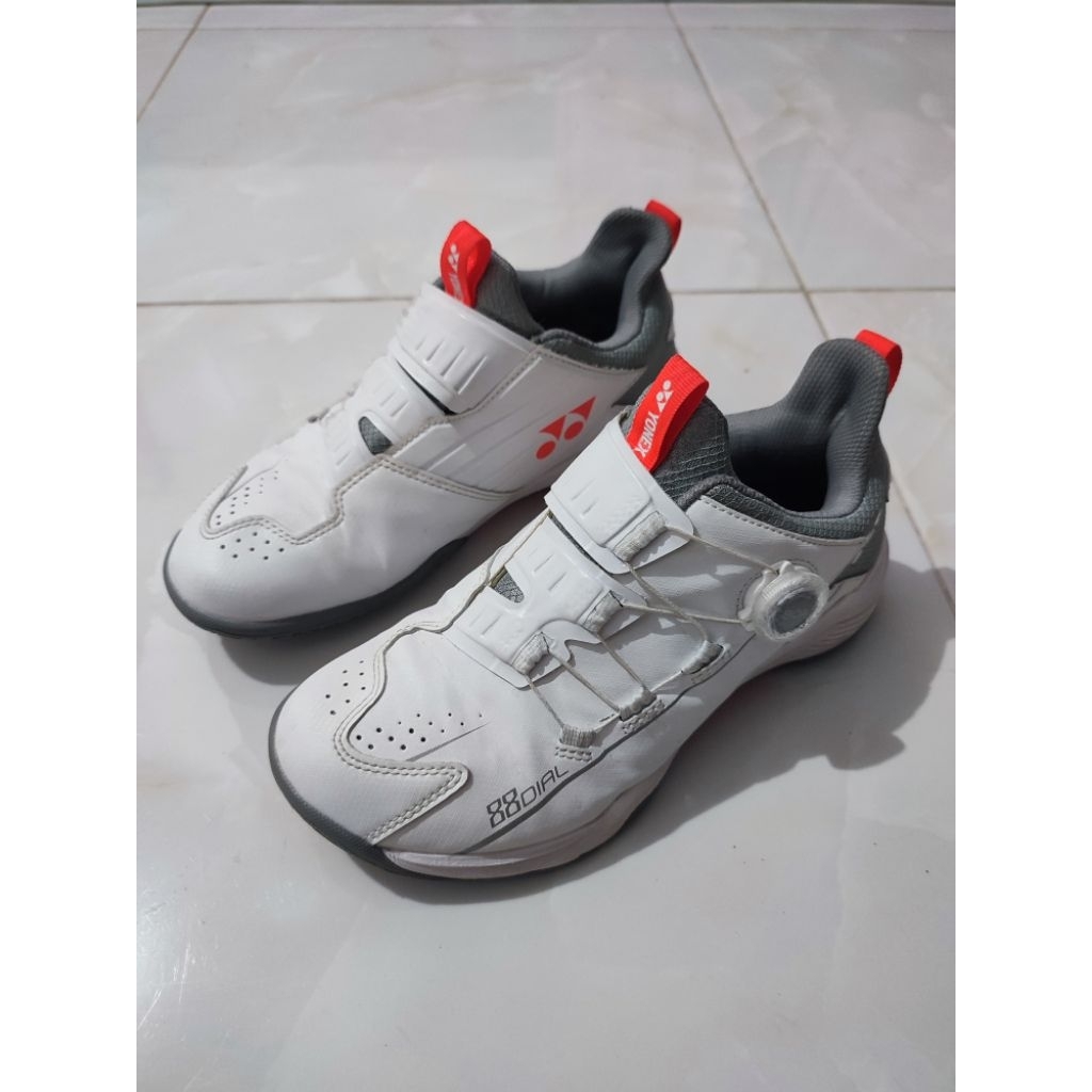 Sepatu Yonex Boa 88 Dial