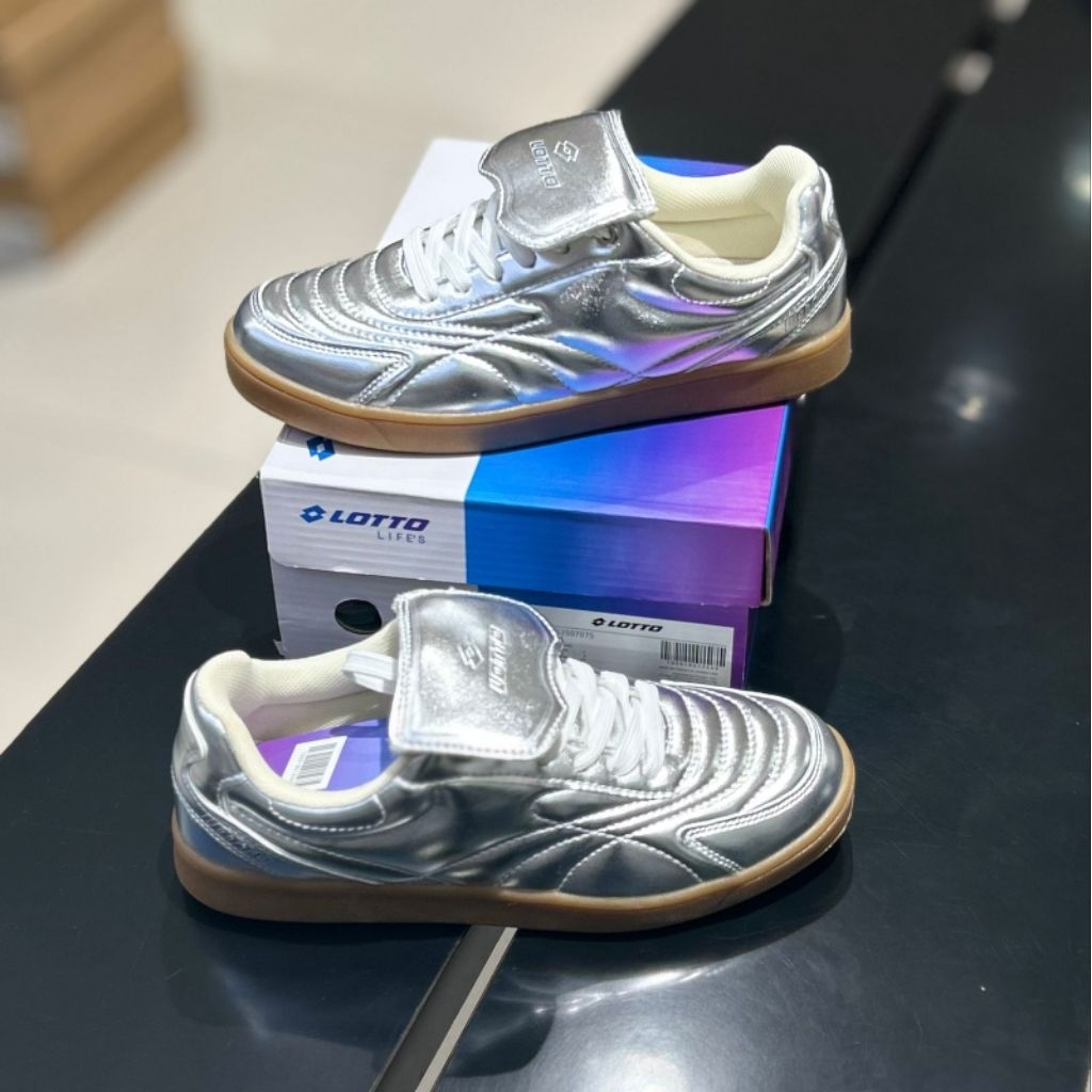 SEPATU RUNNING WANITA LOTTO