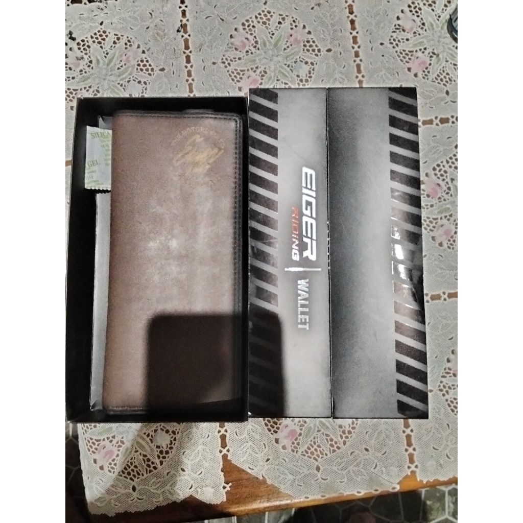dompet eiger