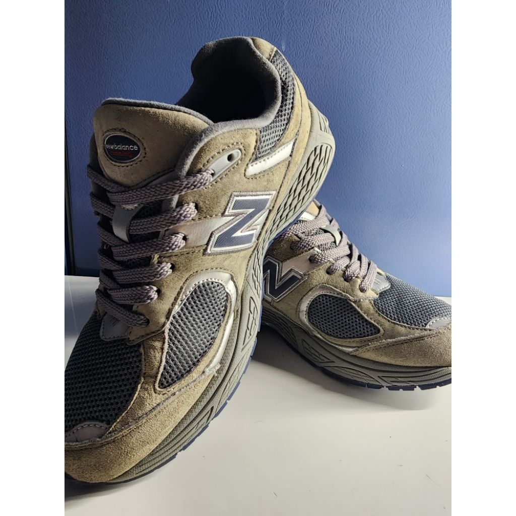 Nb 2002r light grey 41