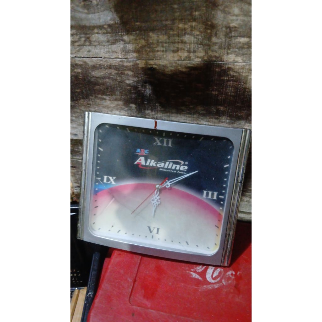 Jam dinding 55rb jadul antik kuno lawas vintage display anggep mati kaca pecah dikit