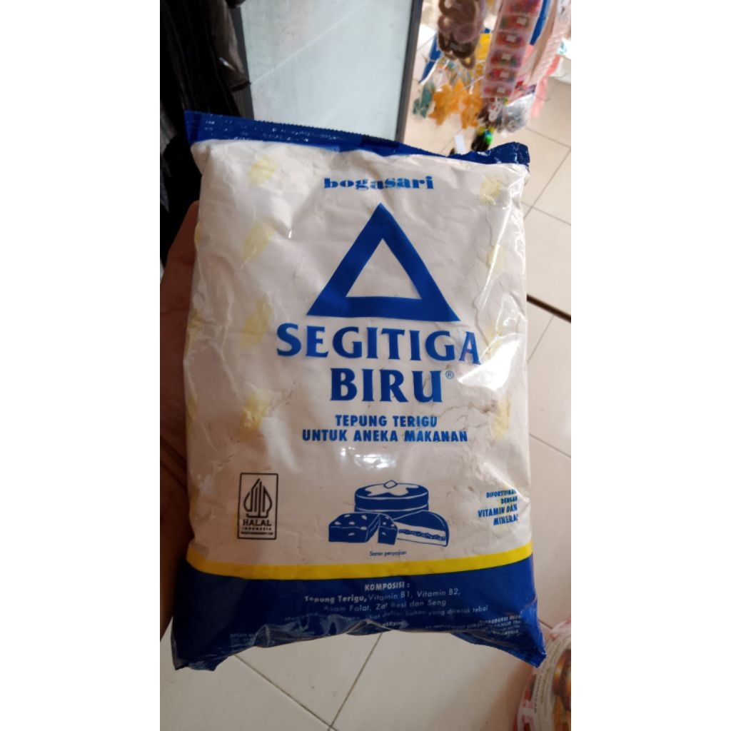 tepung segitiga biru bogasari
