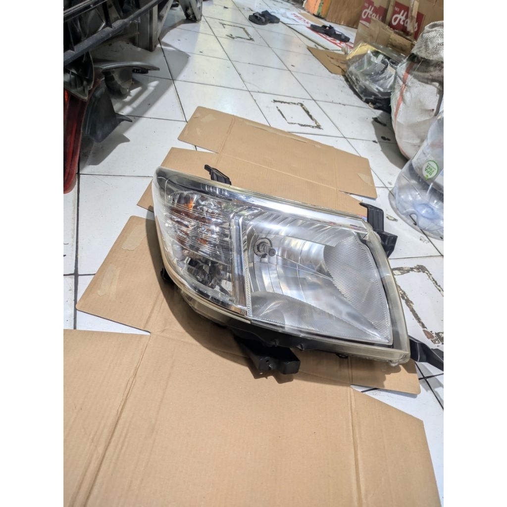 Headlamp lampu depan toyota hilux 2012 2013 2014 Original
