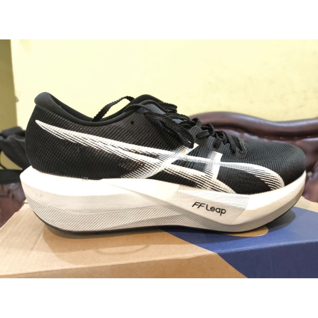 ASICS Magic Speed 5 second
