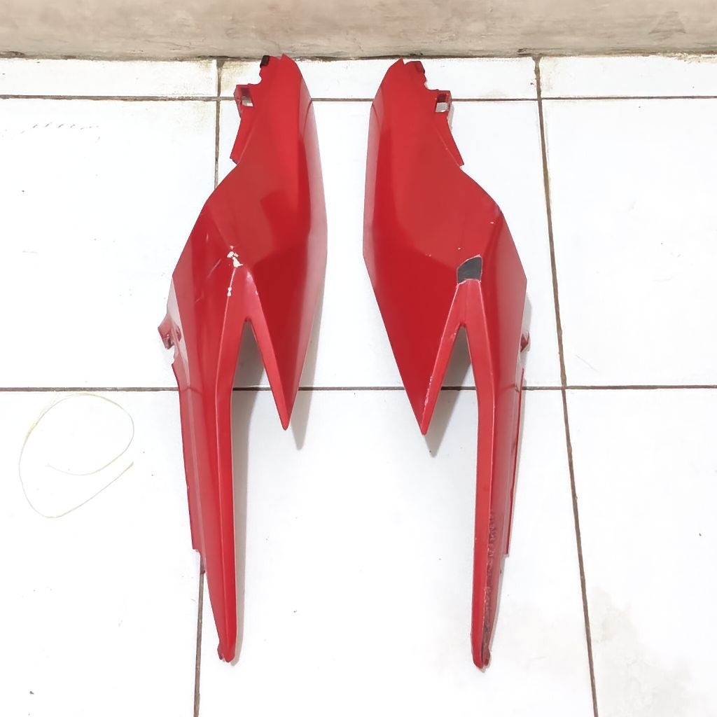 body belakang cbr 250rr K64 set kanan kiri original lecet pakai