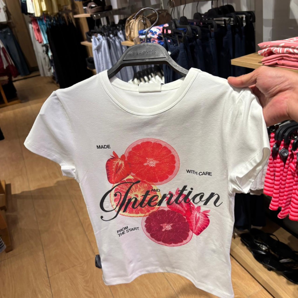 JASTIP. Tshirt Crop Bershka (WOMAN)