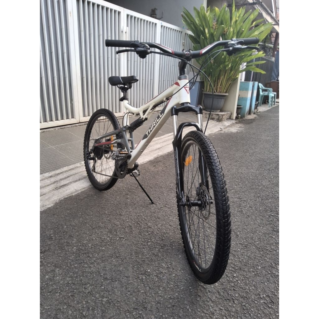 sepeda MTB Thrill