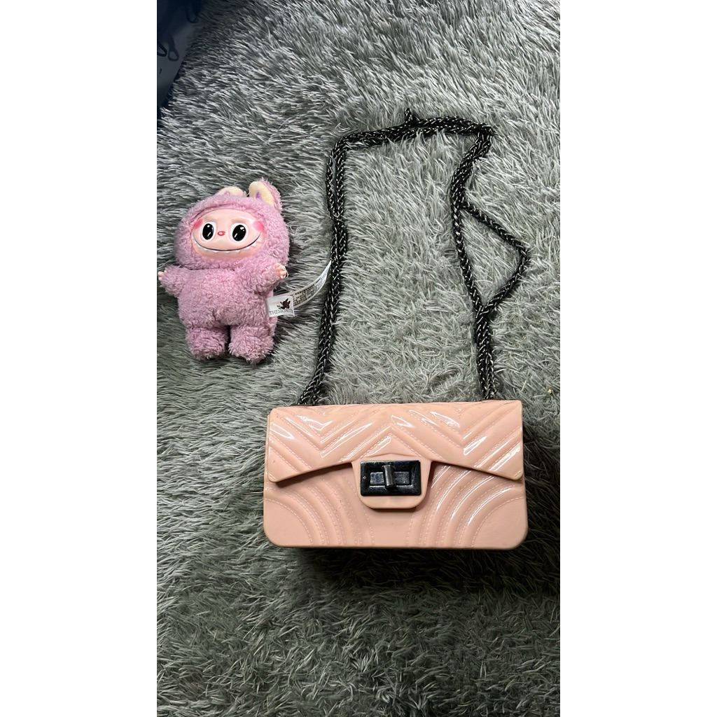 Preloved Tas Selempang Jelly Mini Ex Miniso – Chain Strap Pink Chic