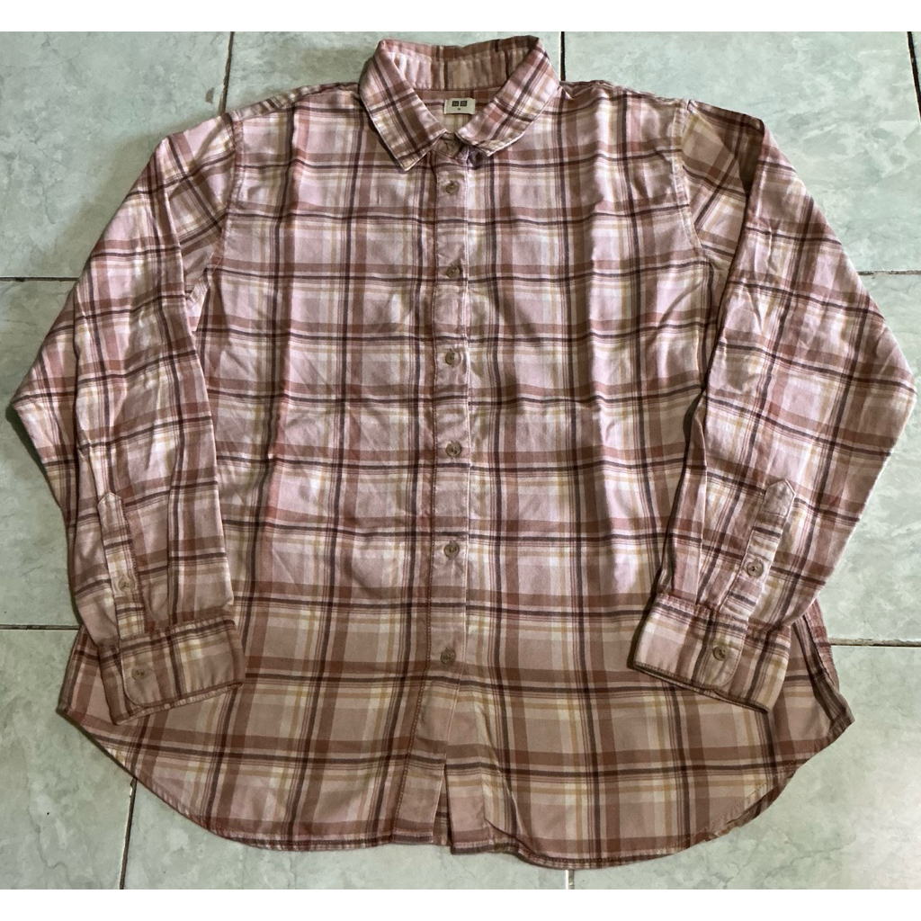 uniqlo kemeja flannel wanita