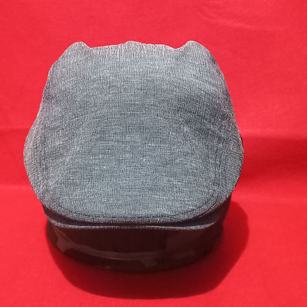 Topi Second Flat Cap Copet Preloved 101