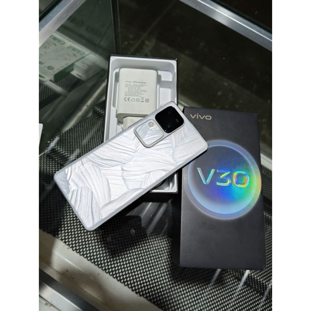 VIVO V30 5G SECOND FULLSET