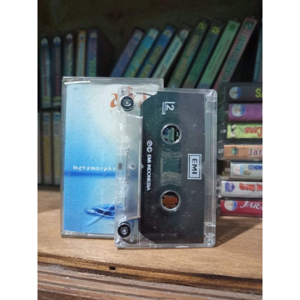 kaset pita ADA band