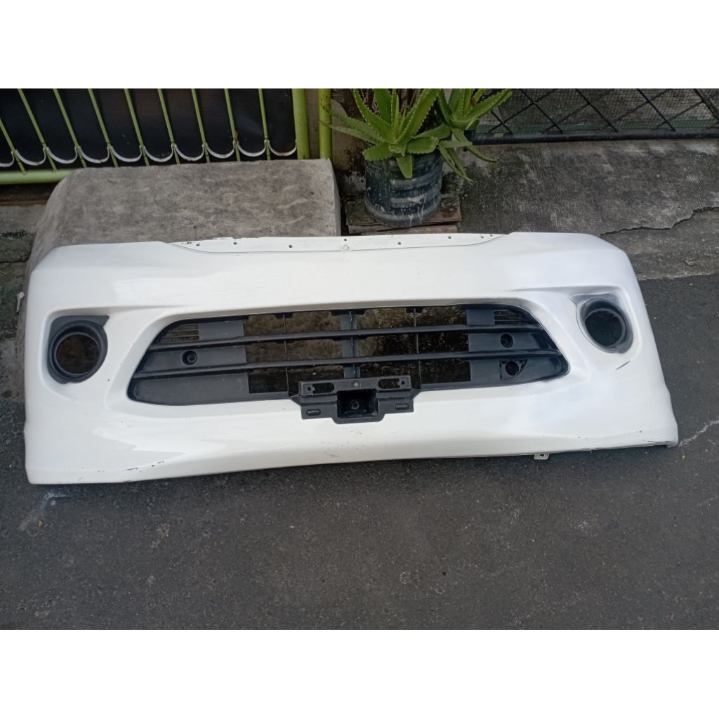 bumper depan luxio orginal