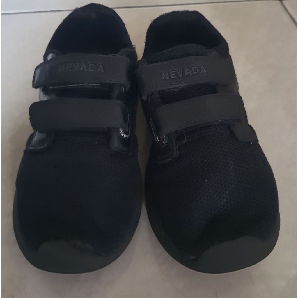 preloved sepatu anak merk nevada