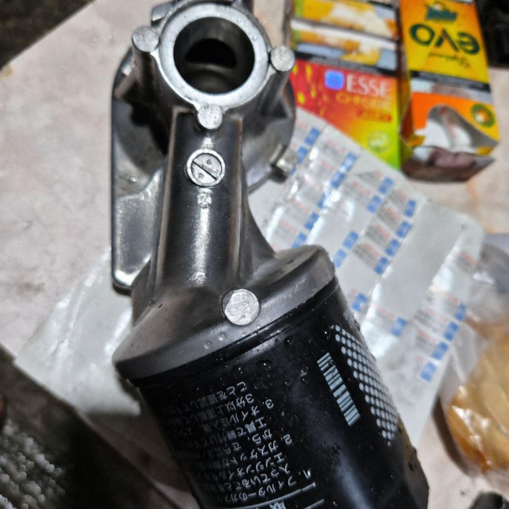 Breket Dudukan Filter Oli TOYOTA INNOVA LAMA 2005-2015 BENSIN ORIGINAL