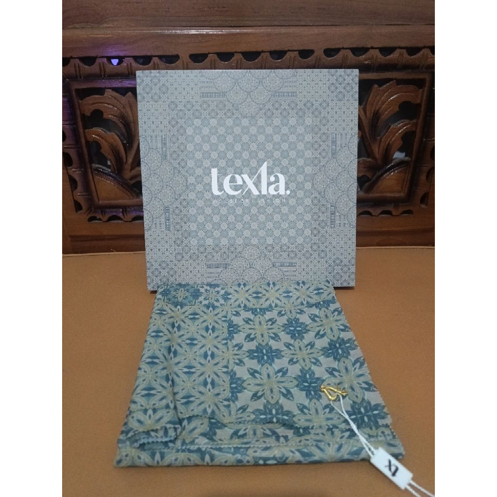Texla Scarf