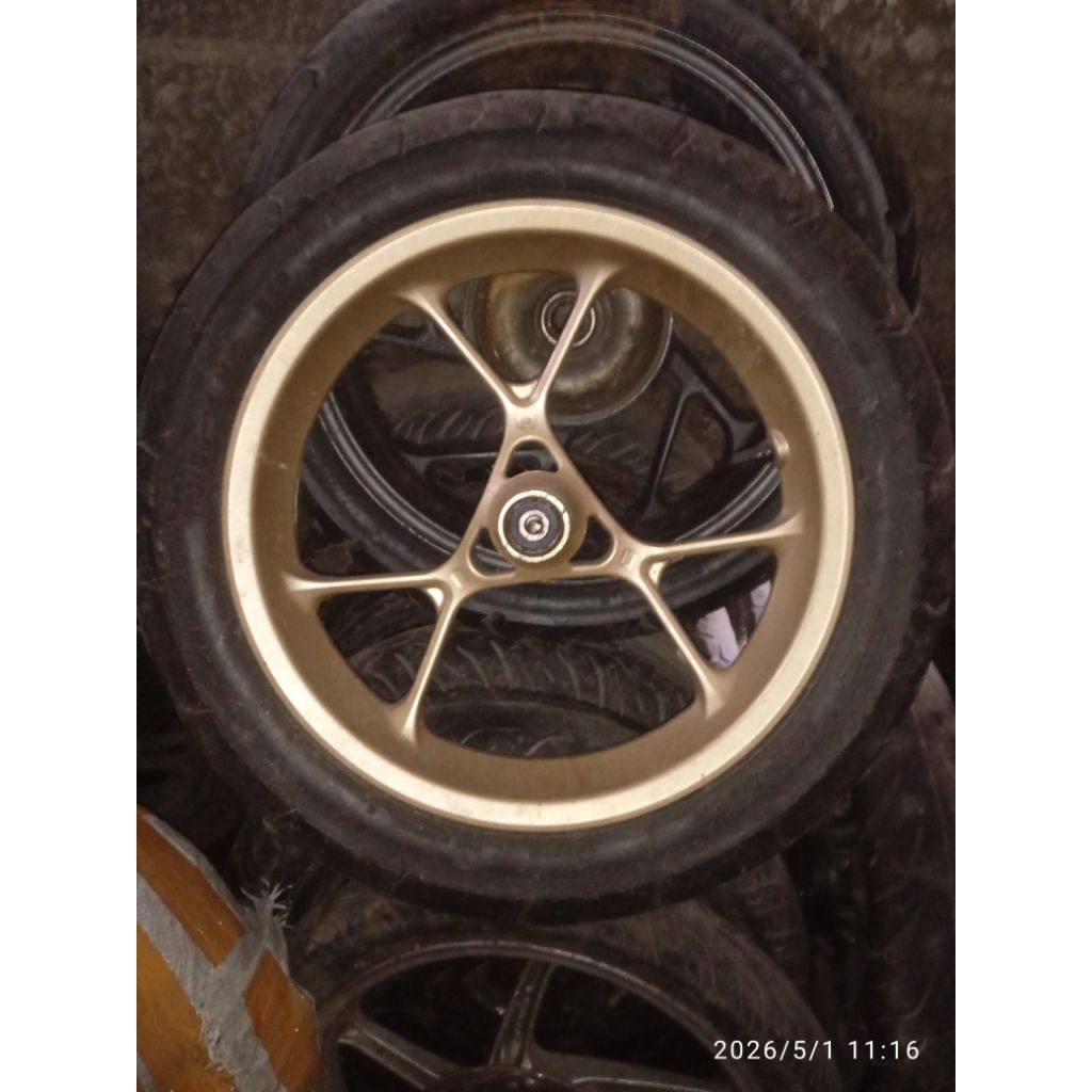 Velg depan Yamaha Aerox original