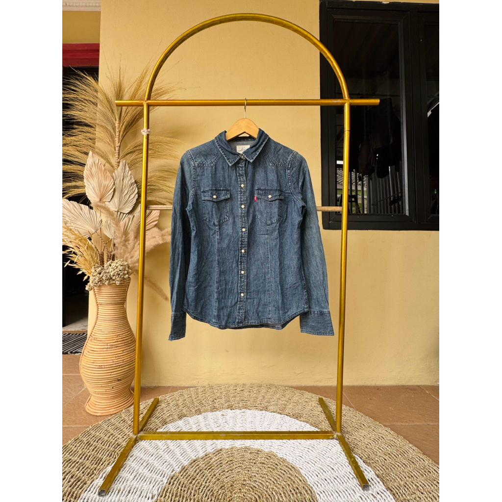 LEVIS DENIM SHIRT XS KANCING BATU