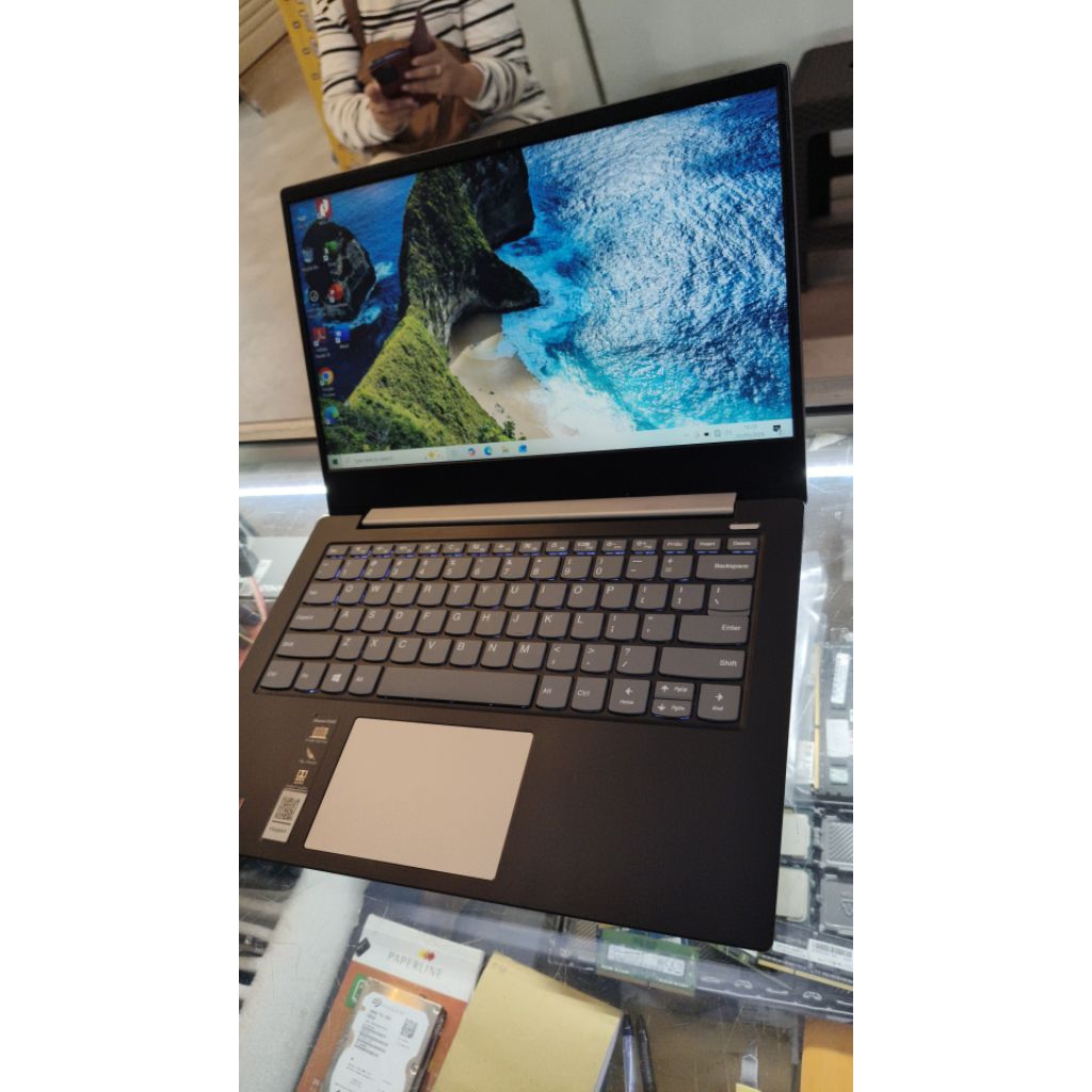 lenovo idepad S340 Ryzen 5-3500/vga 2 gb/SSD 512/RAM 8GB