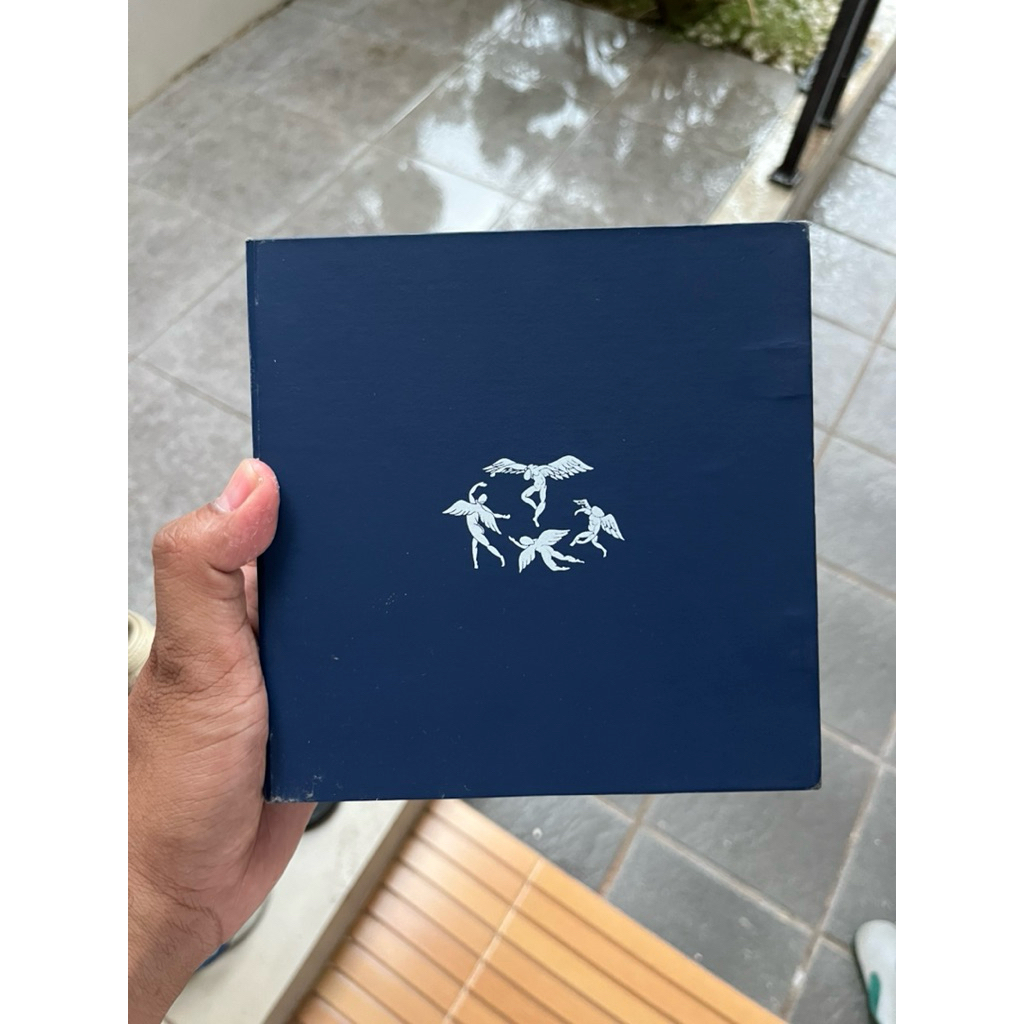 Hindia- Boxset Lagipula Hidup Akan Berakhir - Boxset
