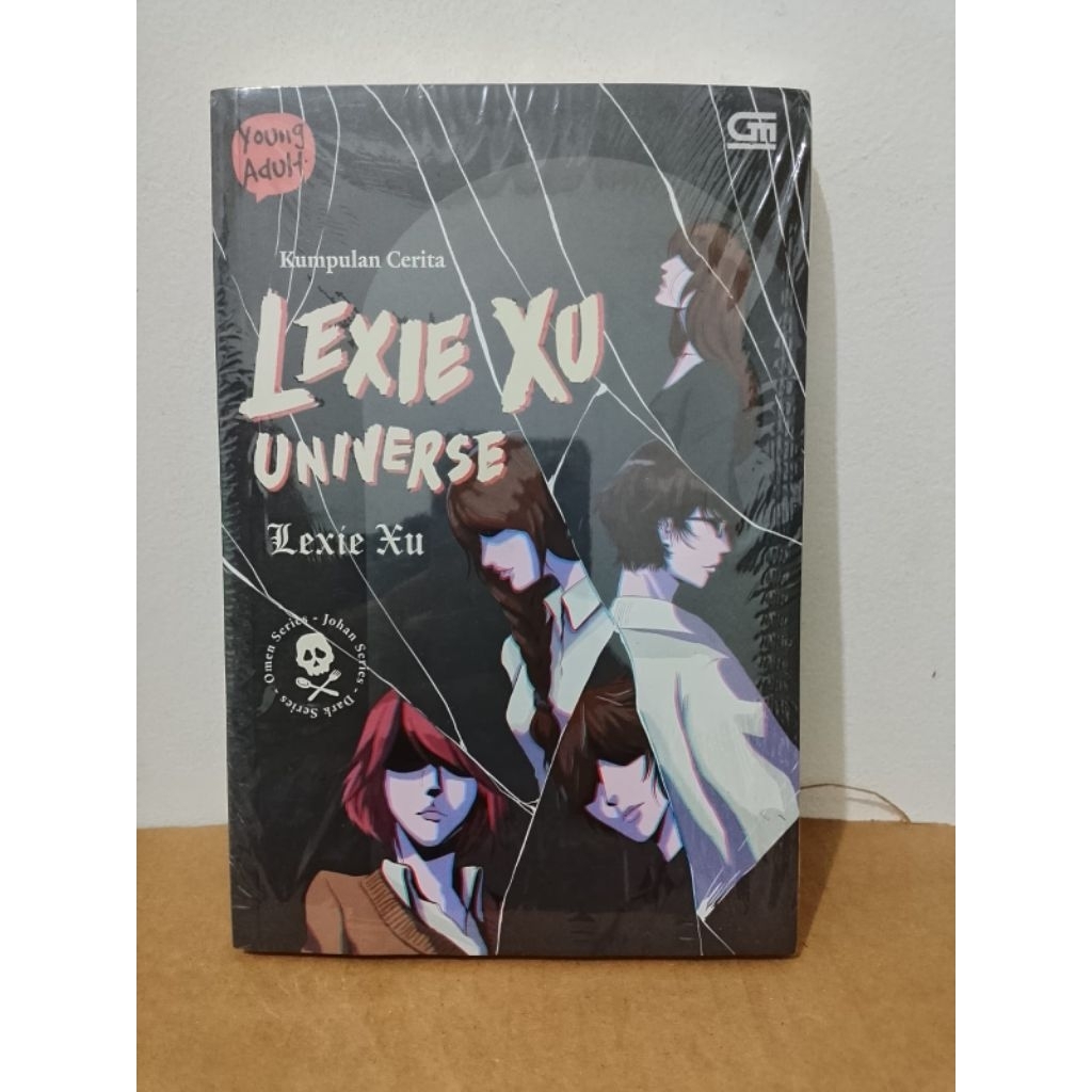 Preloved Novel remaja Lexie xu - Universe