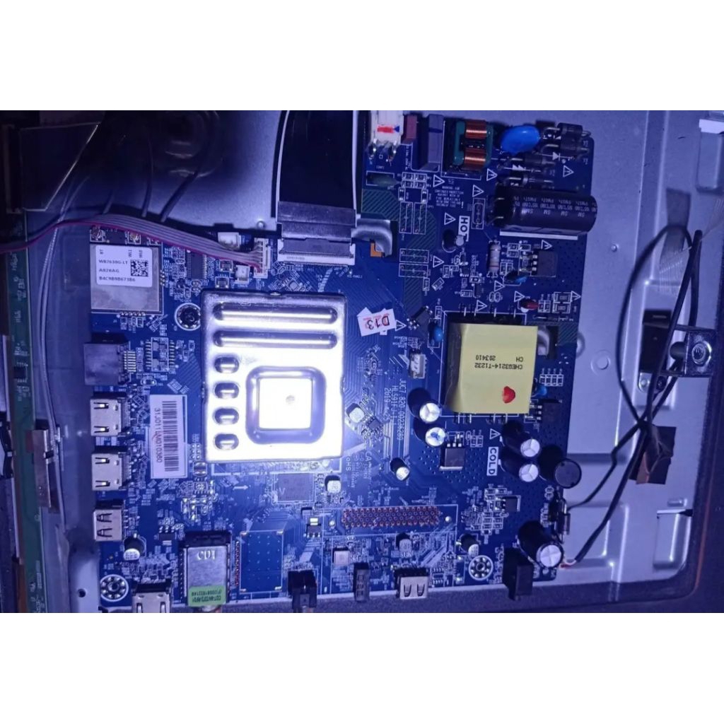 mainboard, mesin smart tv Changhong kondisi baik, lcd rusak.