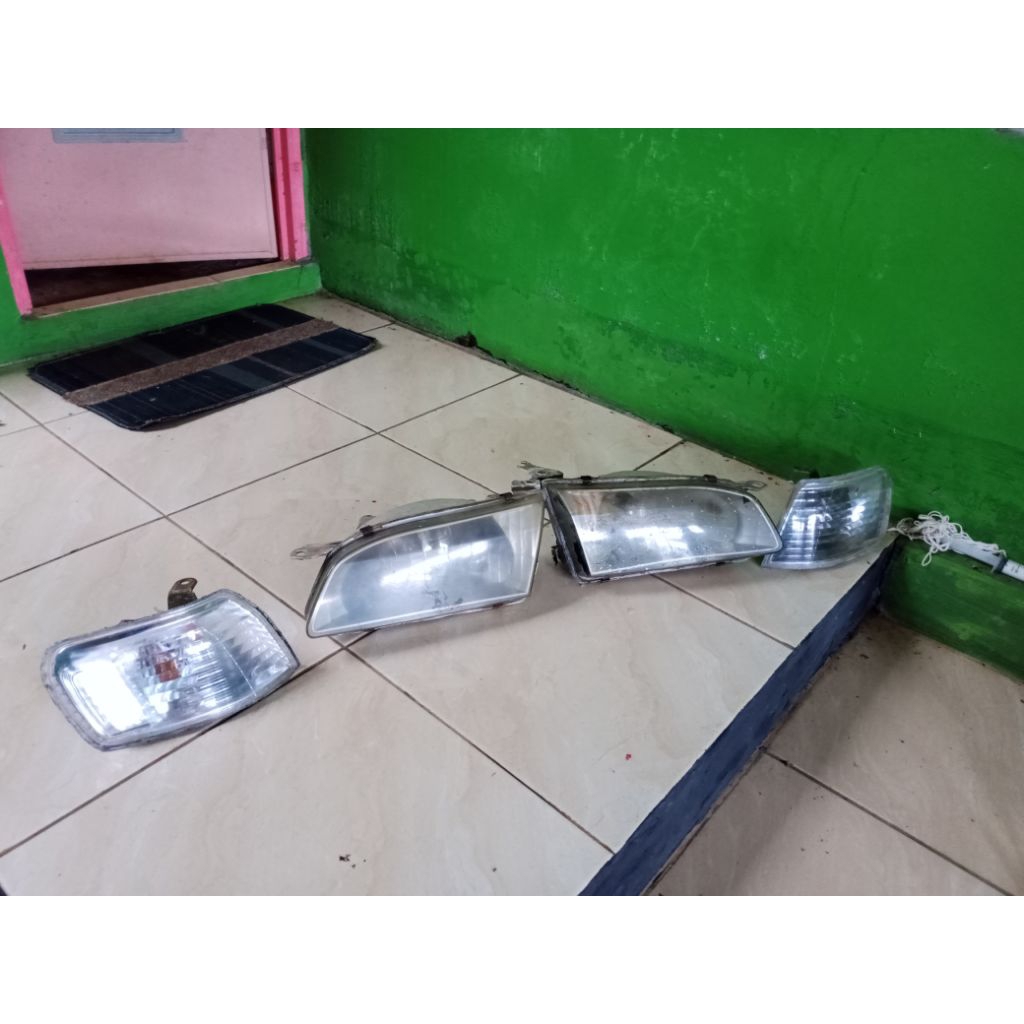 headlamp Allnew corolla AE112 kondisi bekas masih layak