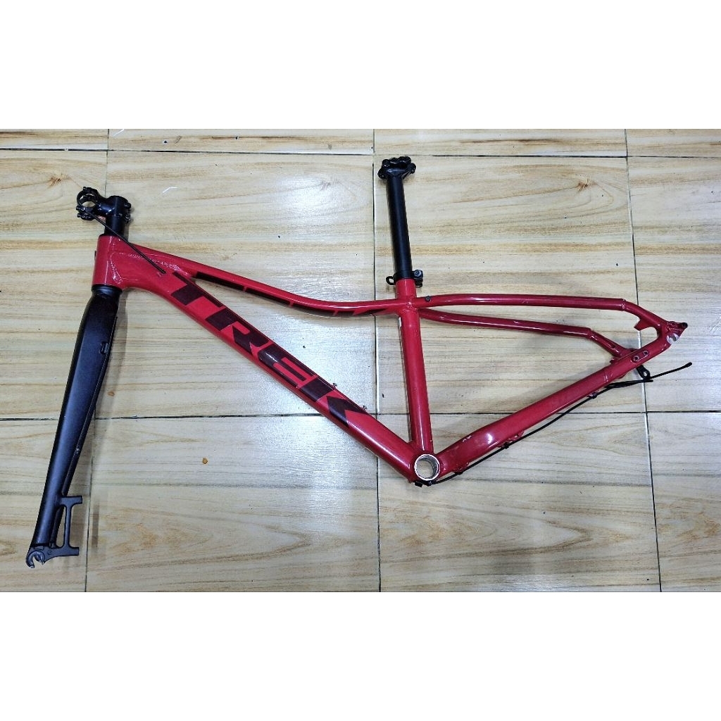 Sepeda MTB TREK MARLIN 4 27.5" Size XS Alloy Inner Cable Red Original Second Mulus Like New