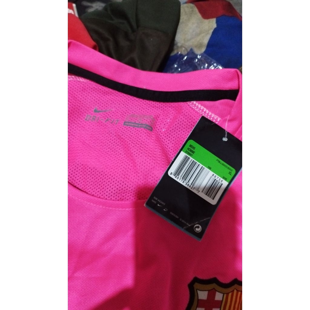 barcelona training pink