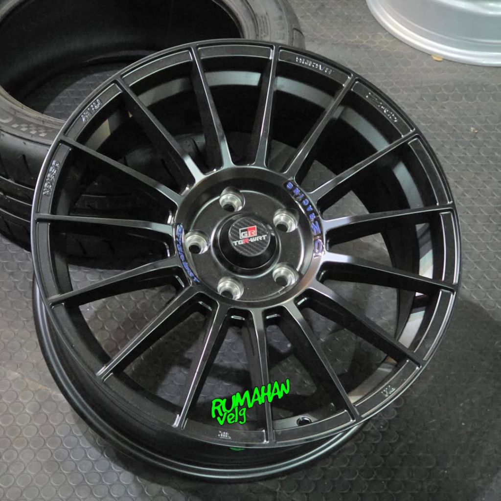velg OZ RACING r18 lebar 8 pcd 5x114,3 ET 38 velg mobil ring 18 pnp mobil r18 reborn venturer zenix 
