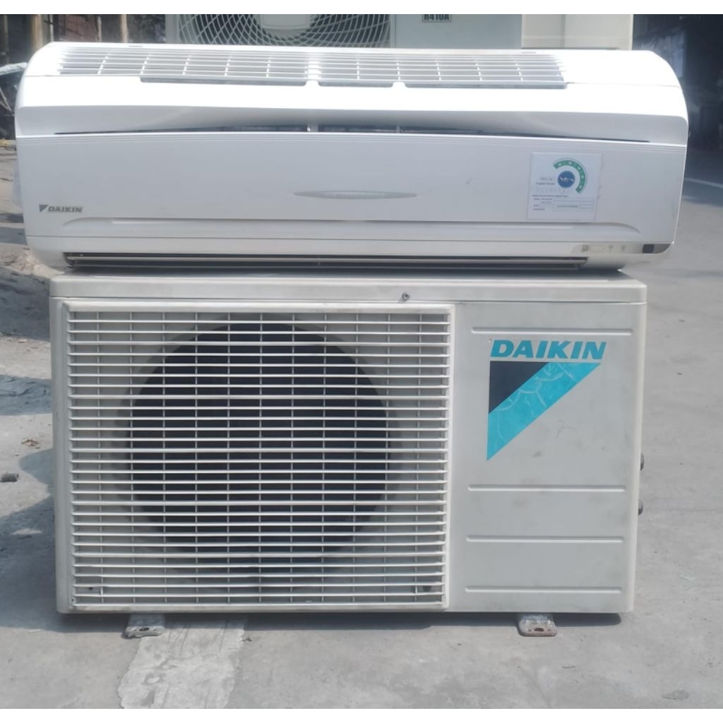 AC Daikin Thailand 1/2 PK R 410 SECOND