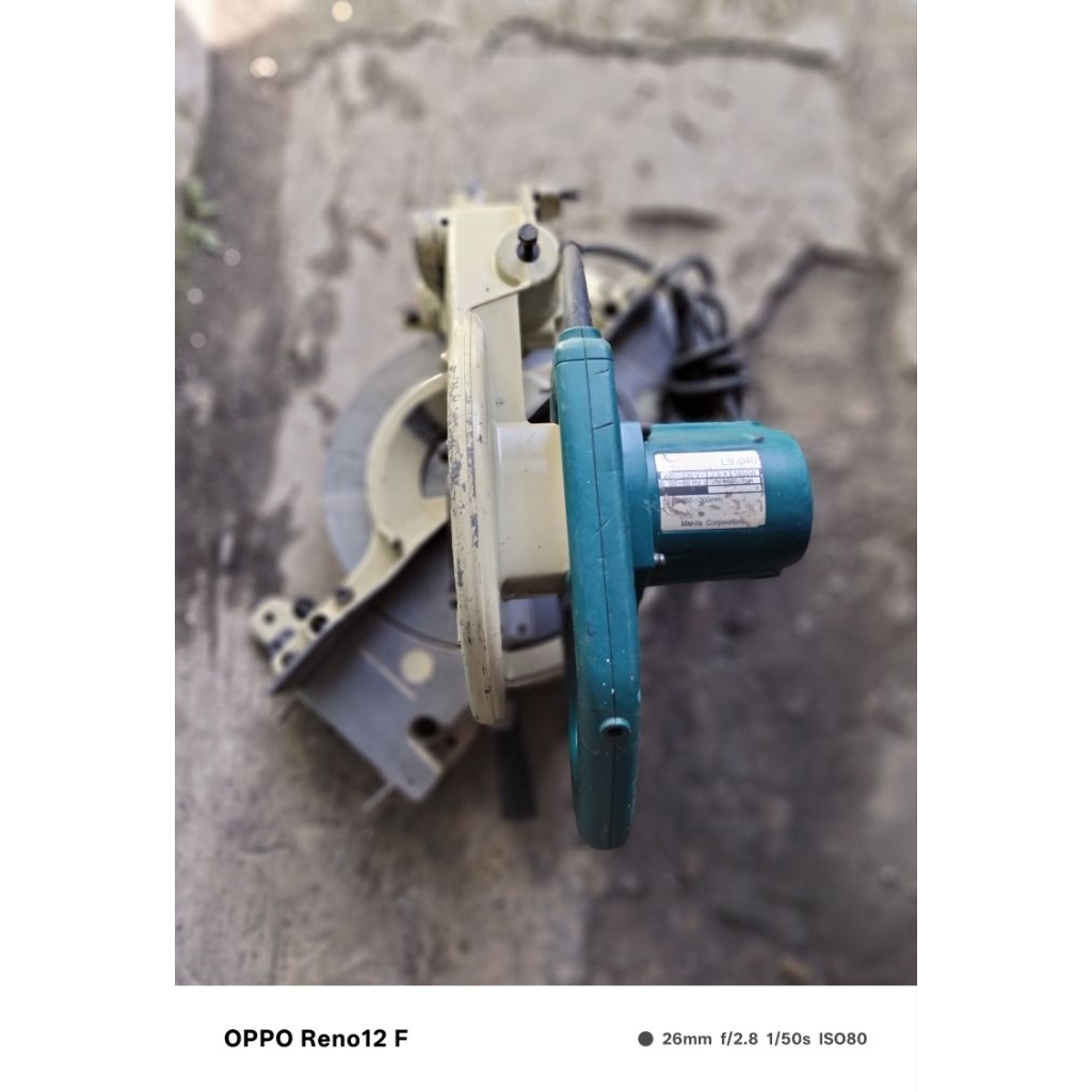Mitersaw/mesin pemotong aluminium merk MAKITA type LS1040 barang second kondisi normal siap pakai