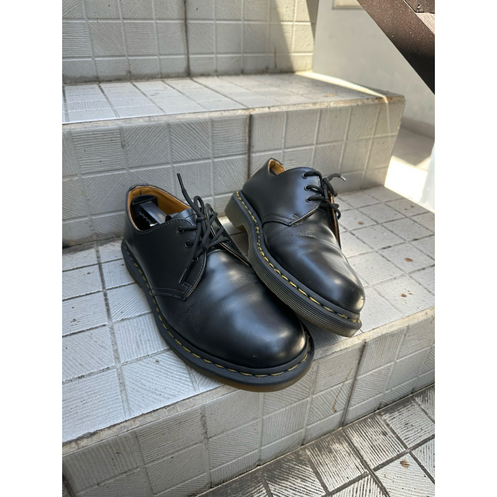 sepatu docmart 1461 MIC 42