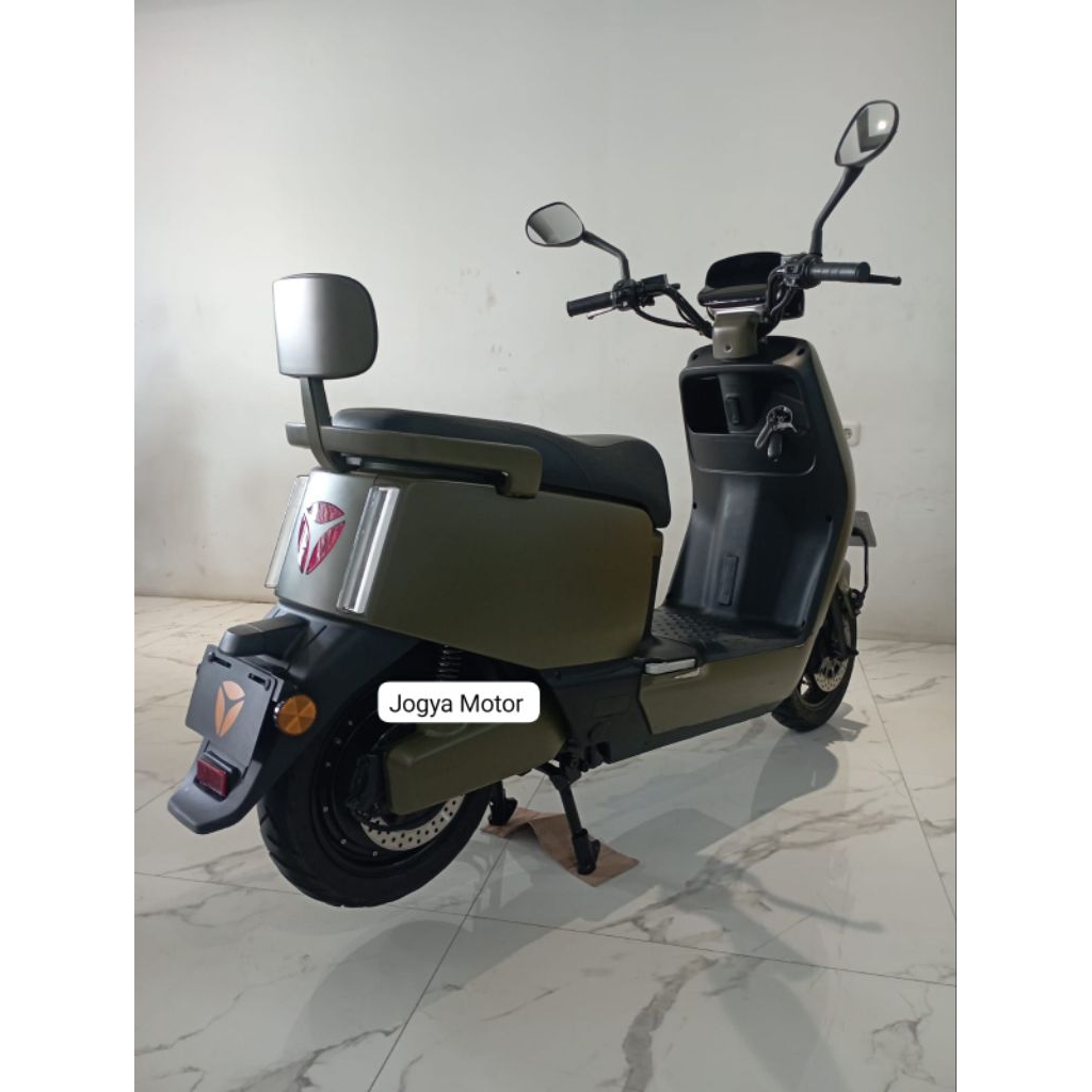 YADEA E8S PRO 2024
