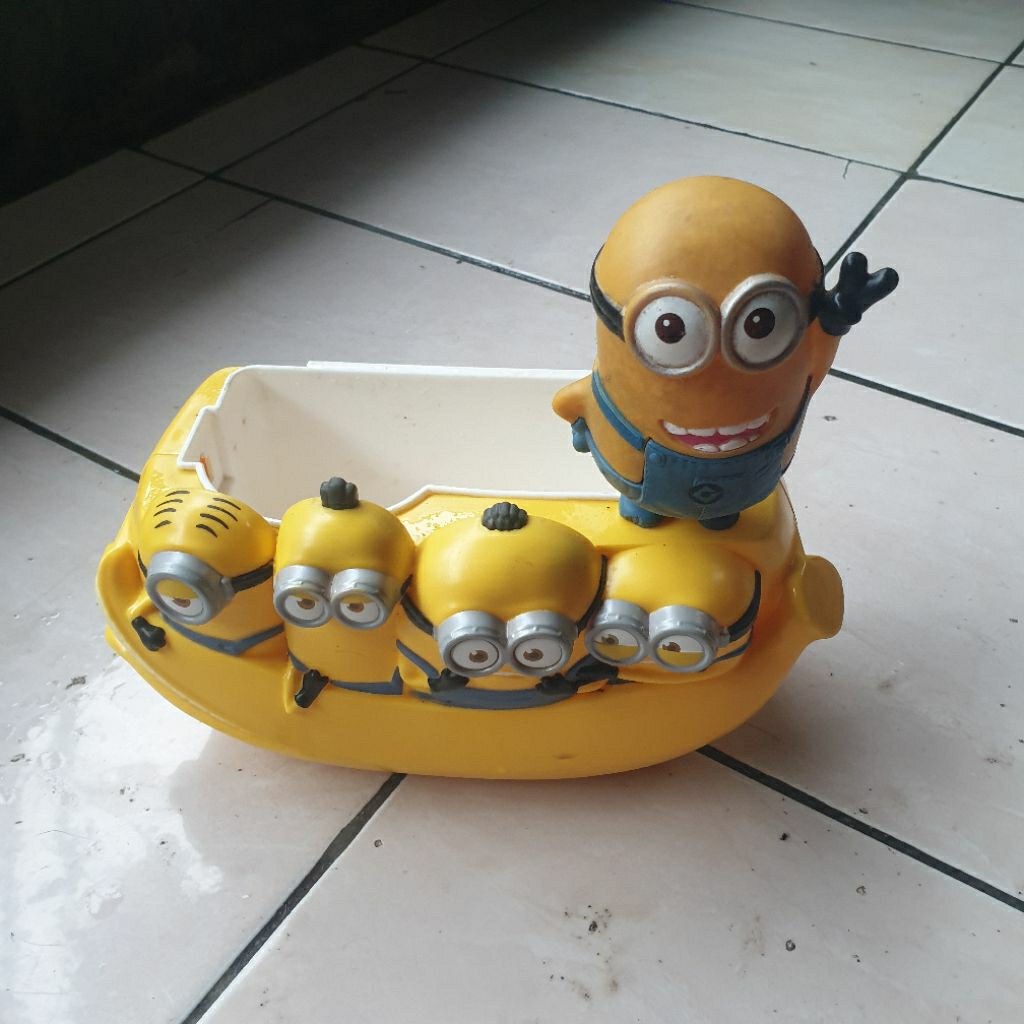 bucket minion