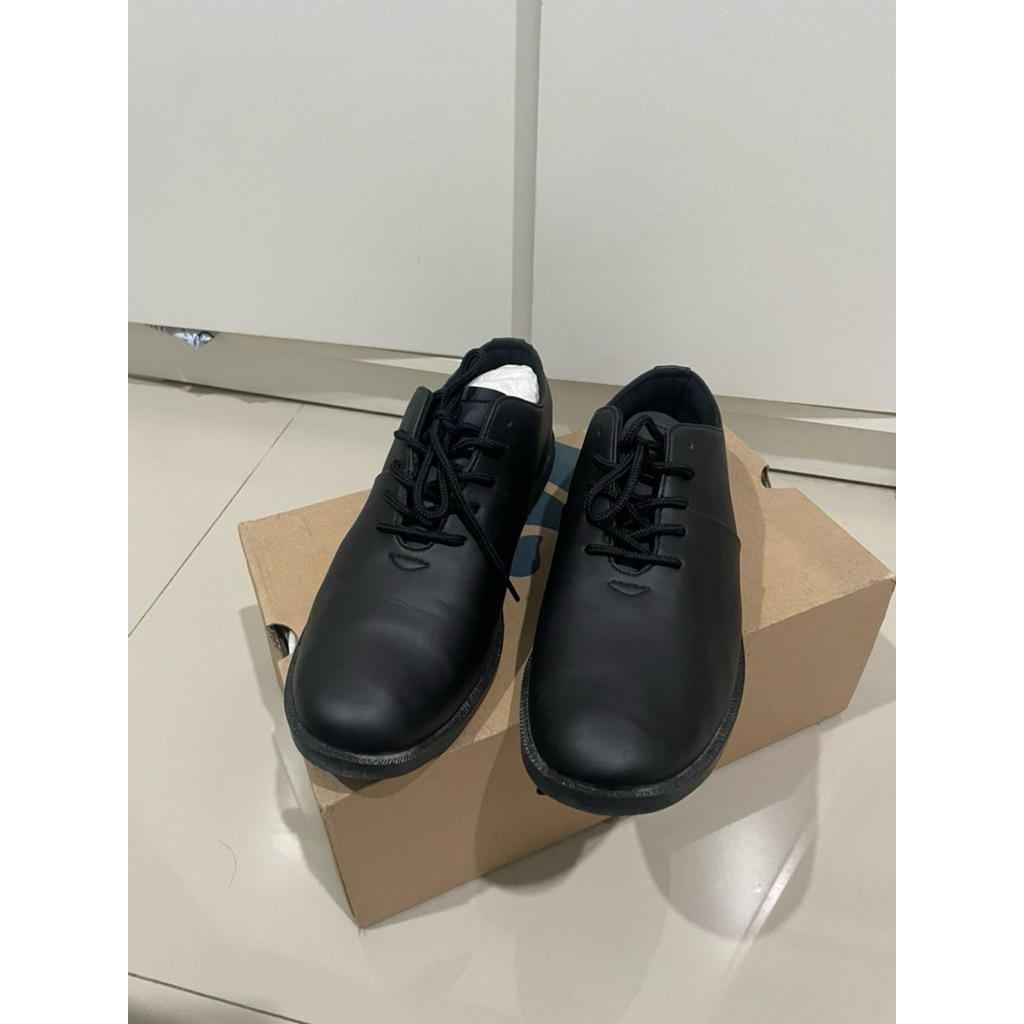 Prelove sepatu pria brodo signore low eco full black pantople