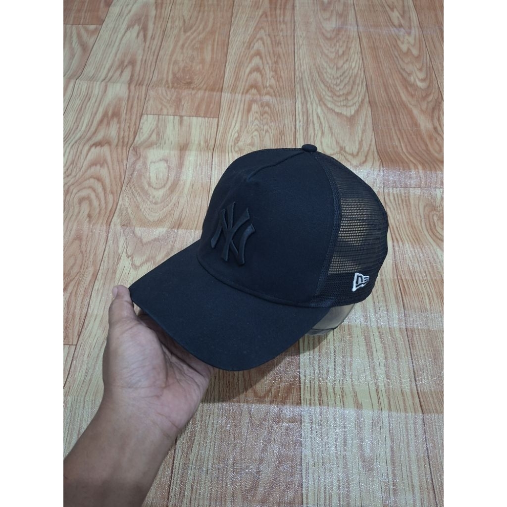 topi new era yankess trucker