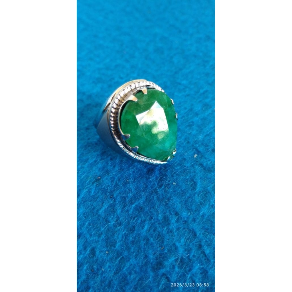 natural jamrud colombia cutting