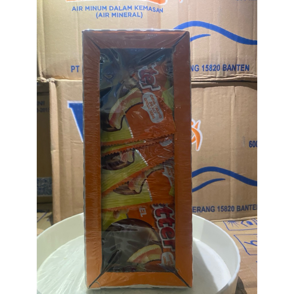 10 Sachet Biskuit Wafel Better Karamel - Coklat Gurih, Krim Vanilla Lembut, Kemasan Praktis