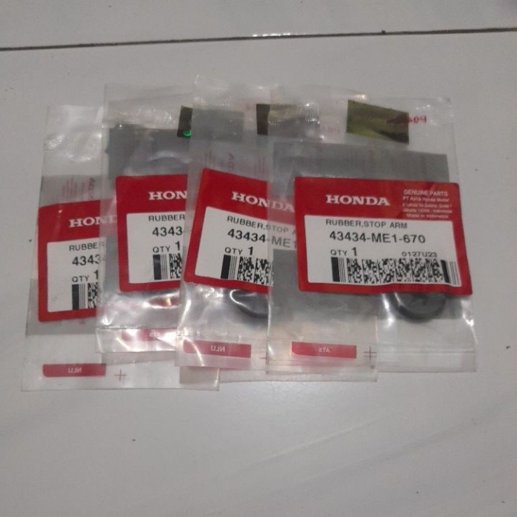 RUBBER, STOP ARM 43434 - ME1 - 670