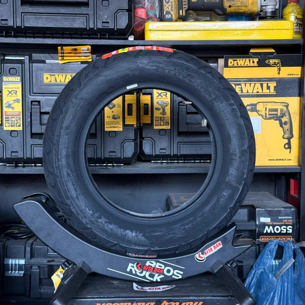 BAN MOTOR TUBELESS 110/90-12 MAXXIS M922R