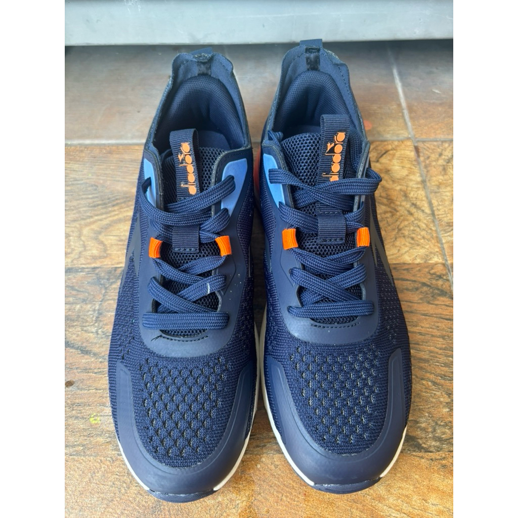 Sepatu Diadora Genesis Unisex