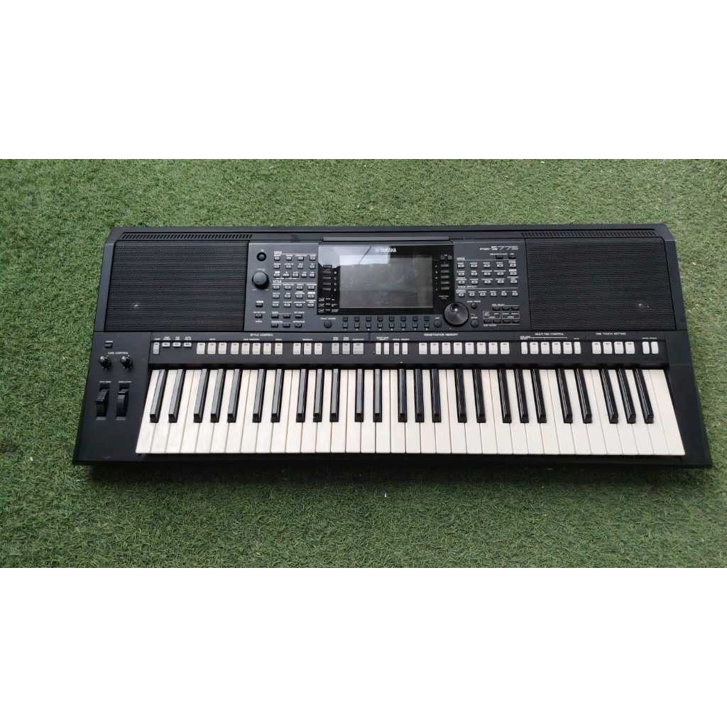 KEYBOARD YAMAHA PSR-S775