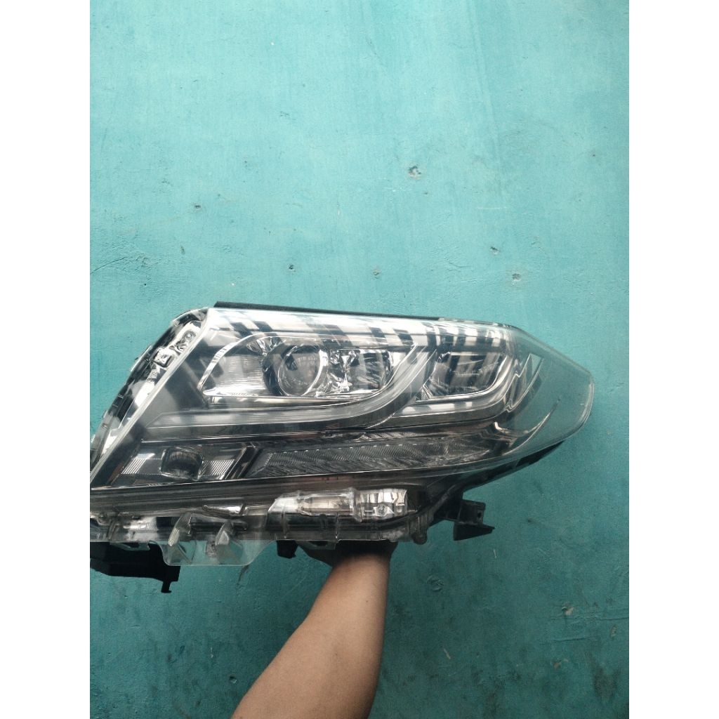Headlamp Toyota Alphard lampu depan Alphard